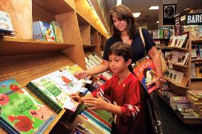 Children's books selling briskly in U.S.: report